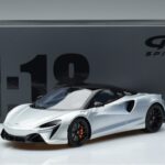 McLaren McLaren Artura Kupė Sidabrinis GT Spirit 1:18 1:18 Derva
