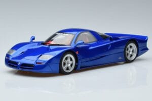 Nissan R390 GT1 Kelių Versija Kupė GT Spirit 1:18