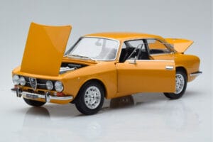 Alfa Romeo 1750 GTV Geltonas Norev 1:18 187910 Metalas - nuotrauka 2 iš 7