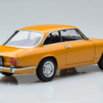 Alfa Romeo 1750 GTV Geltonas Norev 1:18 - image 3 of 7