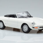 Alfa Romeo 2000 Spider Baltas Norev 1:18 - image 5 of 7