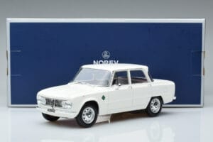 Alfa Romeo Giulia Ti Super Norev 1:18 187970 Metalas - nuotrauka 6 iš 6