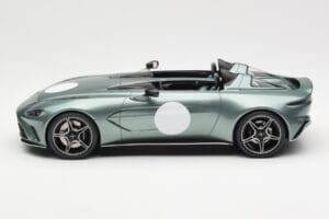 Aston Martin V12 Speedster Žalias Metallic GT Spirit 1:18 GT906 Derva - nuotrauka 3 iš 6