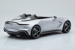 Aston Martin V12 Speedster Sidabras GT Spirit 1:18 GT430 Derva - nuotrauka 2 iš 6