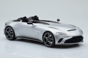Aston Martin V12 Speedster Sidabras GT Spirit 1:18 GT430 Derva - nuotrauka 4 iš 6