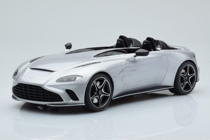 Aston Martin V12 Speedster Sidabras GT Spirit 1:18