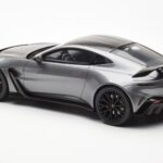 Aston Martin V12 Vantage Magnetic Sidabras GT Spirit 1:18 - image 5 of 6