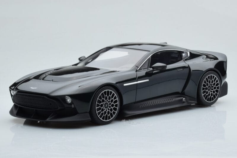 Aston Martin Victor Juodas GT Spirit 1:18