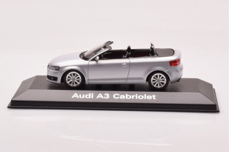 Audi A3 8P Kabrioletas Sidabrinis Minichamps 1:43