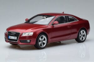 Audi A5 B8 Granato Raudona Norev 1:18 188352 Metalas