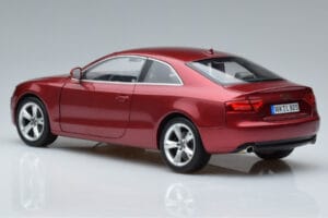 Audi A5 B8 Granato Raudona Norev 1:18 188352 Metalas - nuotrauka 6 iš 7
