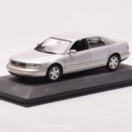 Audi A8 D2 Sidabrinis Žalia Juosta Minichamps 1:43 - image 2 of 4