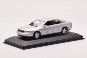Audi A8 D2 Sidabrinis Minichamps 1:43 433013006 Metalas - nuotrauka 2 iš 4