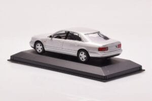 Audi A8 D2 Sidabrinis Minichamps 1:43 433013006 Metalas - nuotrauka 3 iš 4