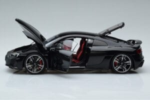 Audi R8 Performance Juodas Kengfai 1:18 VAKF-0353 Metalas - nuotrauka 4 iš 10