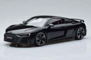 Audi R8 Performance Juodas Kengfai 1:18