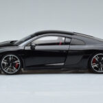 Audi R8 Performance Juodas Kengfai 1:18 - image 5 of 10