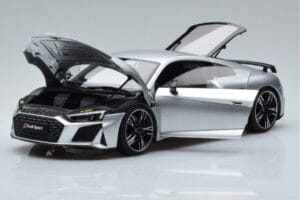 Audi R8 Performance Sidabrinis Kengfai 1:18 VAKF-0354 Metalas - nuotrauka 2 iš 10