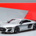 Audi R8 Performance Sidabrinis Kengfai 1:18 - image 10 of 10