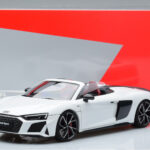 Audi R8 Spyder Performance Baltas Kengfai 1:18 - image 11 of 11