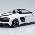 Audi R8 Spyder Performance Baltas Kengfai 1:18 - image 3 of 11
