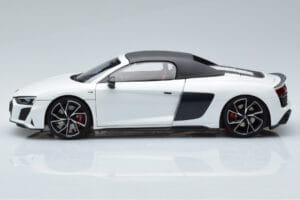 Audi R8 Spyder Performance Baltas Kengfai 1:18 VAKF-0351 Metalas - nuotrauka 4 iš 11