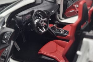 Audi R8 Spyder Performance Baltas Kengfai 1:18 VAKF-0351 Metalas - nuotrauka 9 iš 11