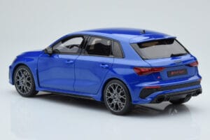 Audi RS3 8Y Sportback Performance Edition Nagaro Mėlynas GT Spirit 1:18 GT884 Derva - nuotrauka 4 iš 5
