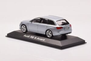 Audi RS6 C6 Monza Sidabrinis Minichamps 1:43 5010710213 Metalas - nuotrauka 3 iš 4