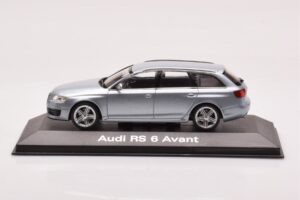 Audi RS6 C6 Monza Sidabrinis Minichamps 1:43