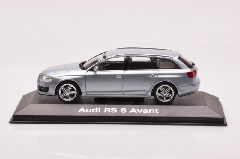 Audi RS6 C6 Monza Sidabrinis Minichamps 1:43