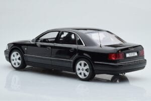 Audi S8 D2 Juodas Otto 1:18 OT082 Derva - nuotrauka 5 iš 6
