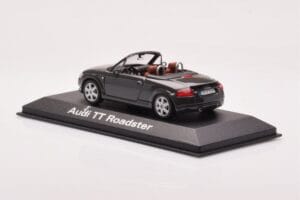 Audi TT 8N Roadster Pilkas Minichamps 1:43 430017235 Metalas - nuotrauka 3 iš 4