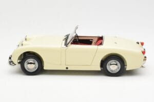 Austin-Healey Sprite Mk I Open Old English Baltas Kyosho 1:18 08953EW Metalas - nuotrauka 4 iš 8