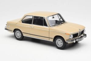 BMW 2002 Ti E10 Sahara Smėlinis Kyosho 1:18 08541BG Metalas - nuotrauka 6 iš 8
