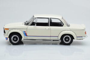 BMW 2002 Turbo Baltas Kyosho 1:18 08544W Metalas - nuotrauka 5 iš 8