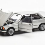 BMW 323i E21 Aspen Sidabrinis AUTOart 1:18 - image 2 of 8