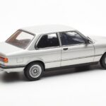 BMW 323i E21 Aspen Sidabrinis AUTOart 1:18 - image 3 of 8