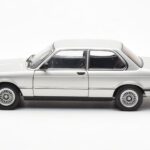 BMW 323i E21 Aspen Sidabrinis AUTOart 1:18 - image 4 of 8