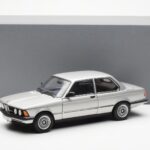 BMW 323i E21 Aspen Sidabrinis AUTOart 1:18 - image 8 of 8