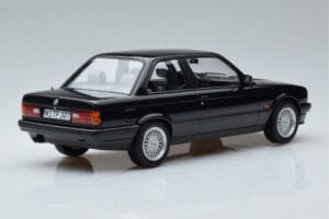 BMW 325i E30 Juodas Norev 1:18 183203 Metalas - nuotrauka 2 iš 6