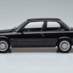 BMW 325i E30 Juodas Norev 1:18 - image 3 of 6