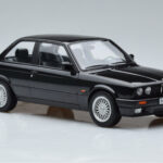 BMW 325i E30 Juodas Norev 1:18 - image 4 of 6
