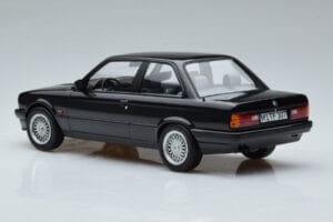 BMW 325i E30 Juodas Norev 1:18 183203 Metalas - nuotrauka 5 iš 6