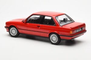 BMW 325i E30 Raudonas Norev 1:18 183202 Metalas - nuotrauka 5 iš 6