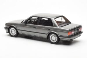 BMW 325i E30 Sedanas Dolphin Pilkas Otto 1:18 OT819 Derva - nuotrauka 5 iš 6
