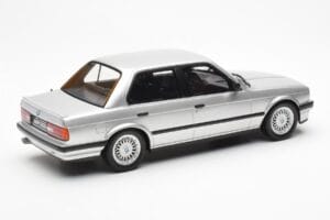 BMW 325i E30 Sidabras Otto 1:18 OT912 Derva - nuotrauka 2 iš 6