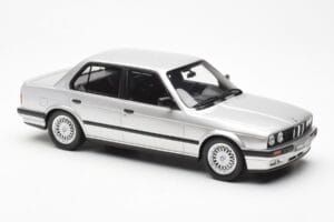 BMW 325i E30 Sidabras Otto 1:18 OT912 Derva - nuotrauka 4 iš 6
