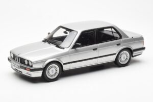 BMW 325i E30 Sidabras Otto 1:18