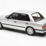 BMW 325i E30 Sidabras Otto 1:18 - image 5 of 6